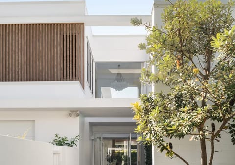 Sophisticated Coastal Sanctuary in the Heart of Coolum Beach!