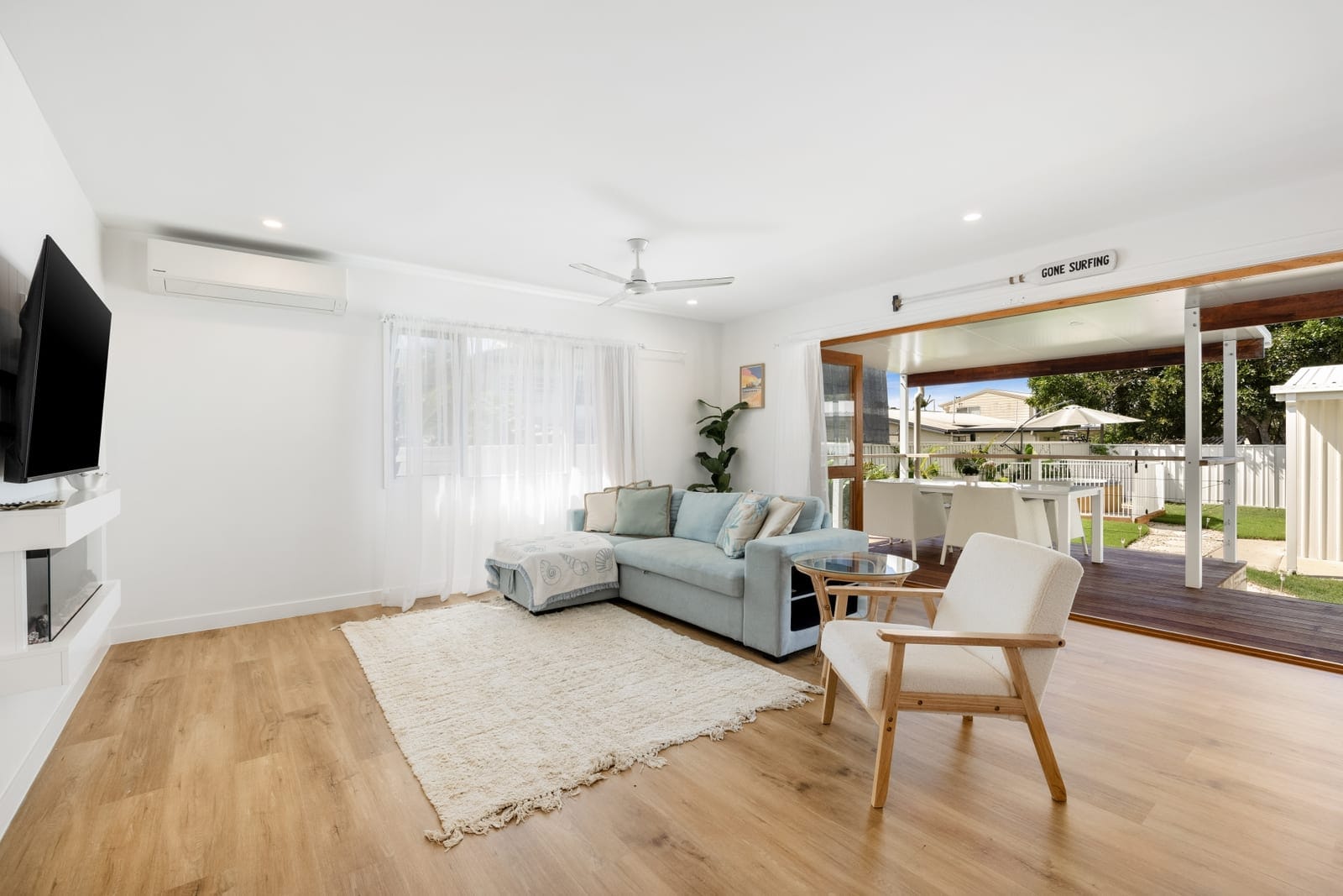Golden Charmer: Location, Lifestyle with Side Access