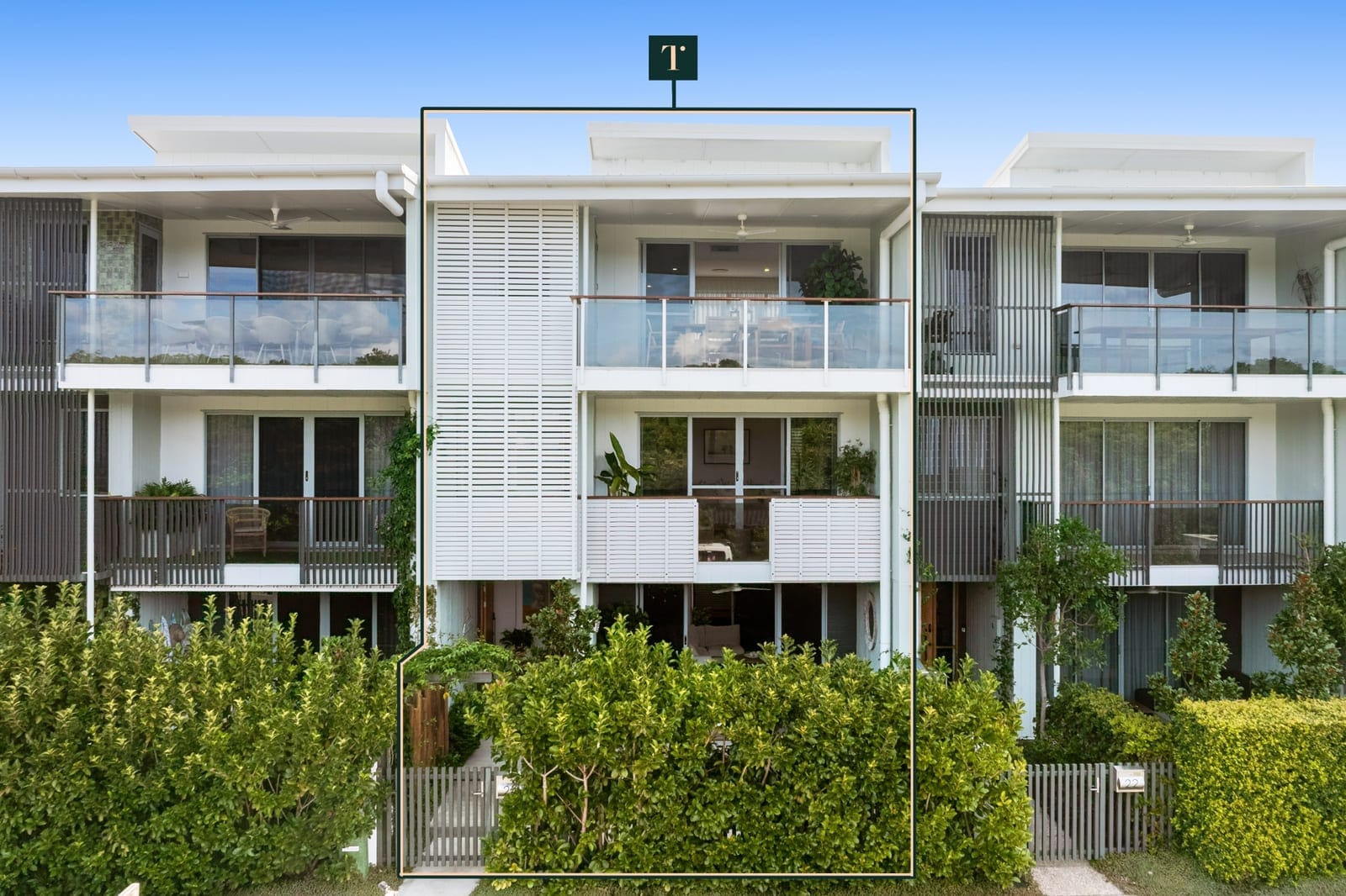 Freehold Beach House With Views and Private Lift