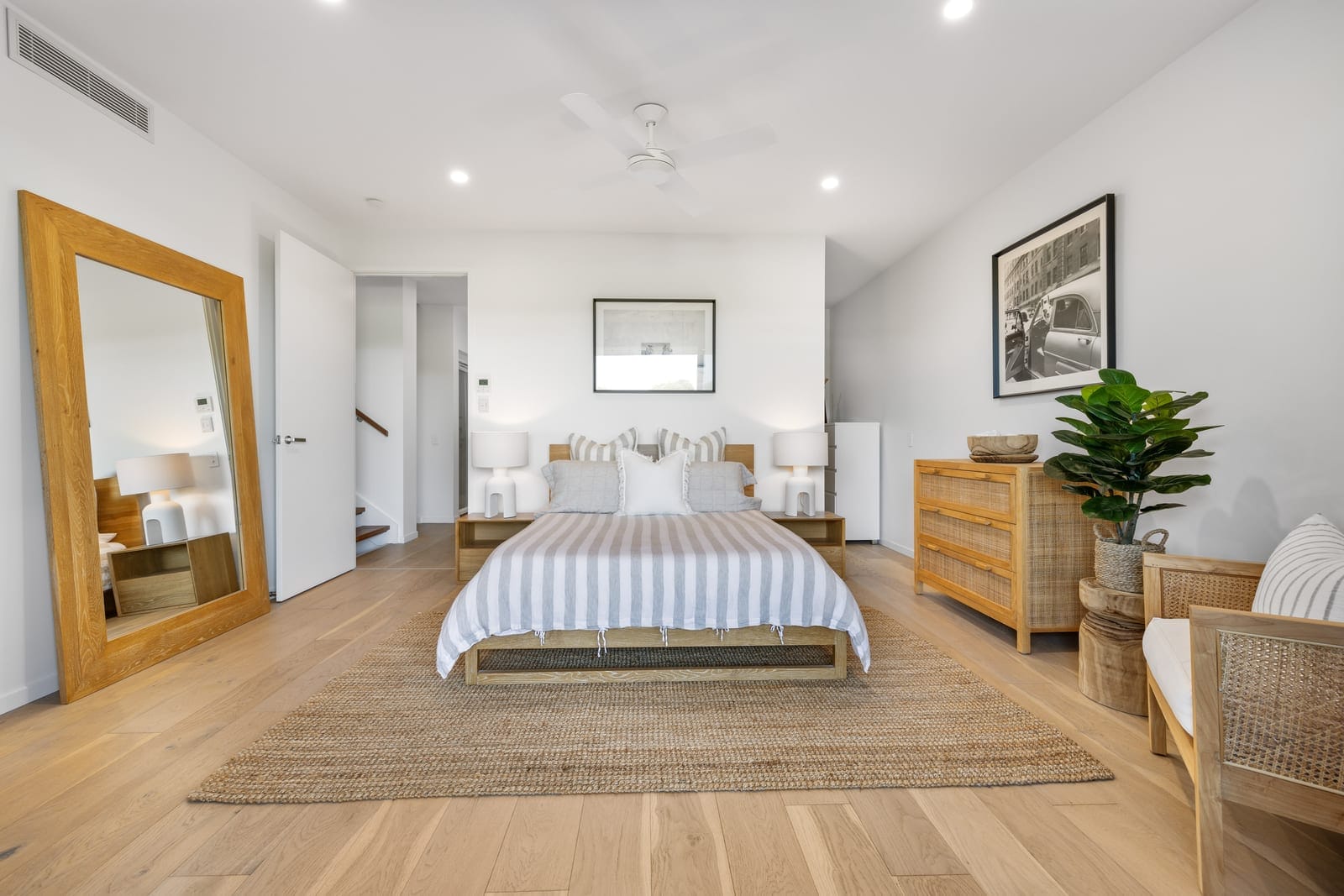 Freehold Beach House With Views and Private Lift