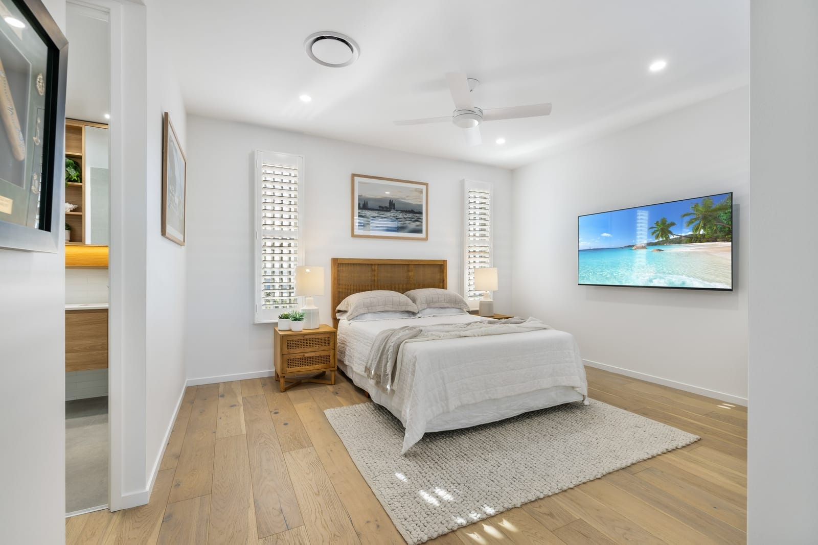 Freehold Beach House With Views and Private Lift