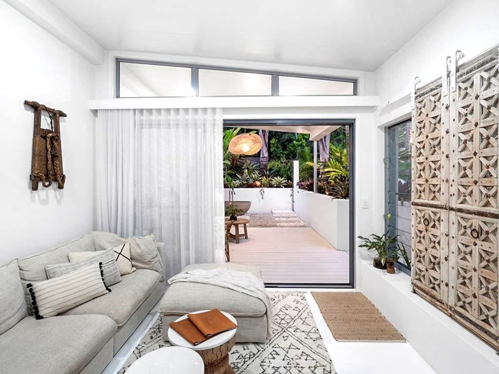 Ultimate Flexibility: Coastal Luxe Lifestyle + Income + 2 Dwellings