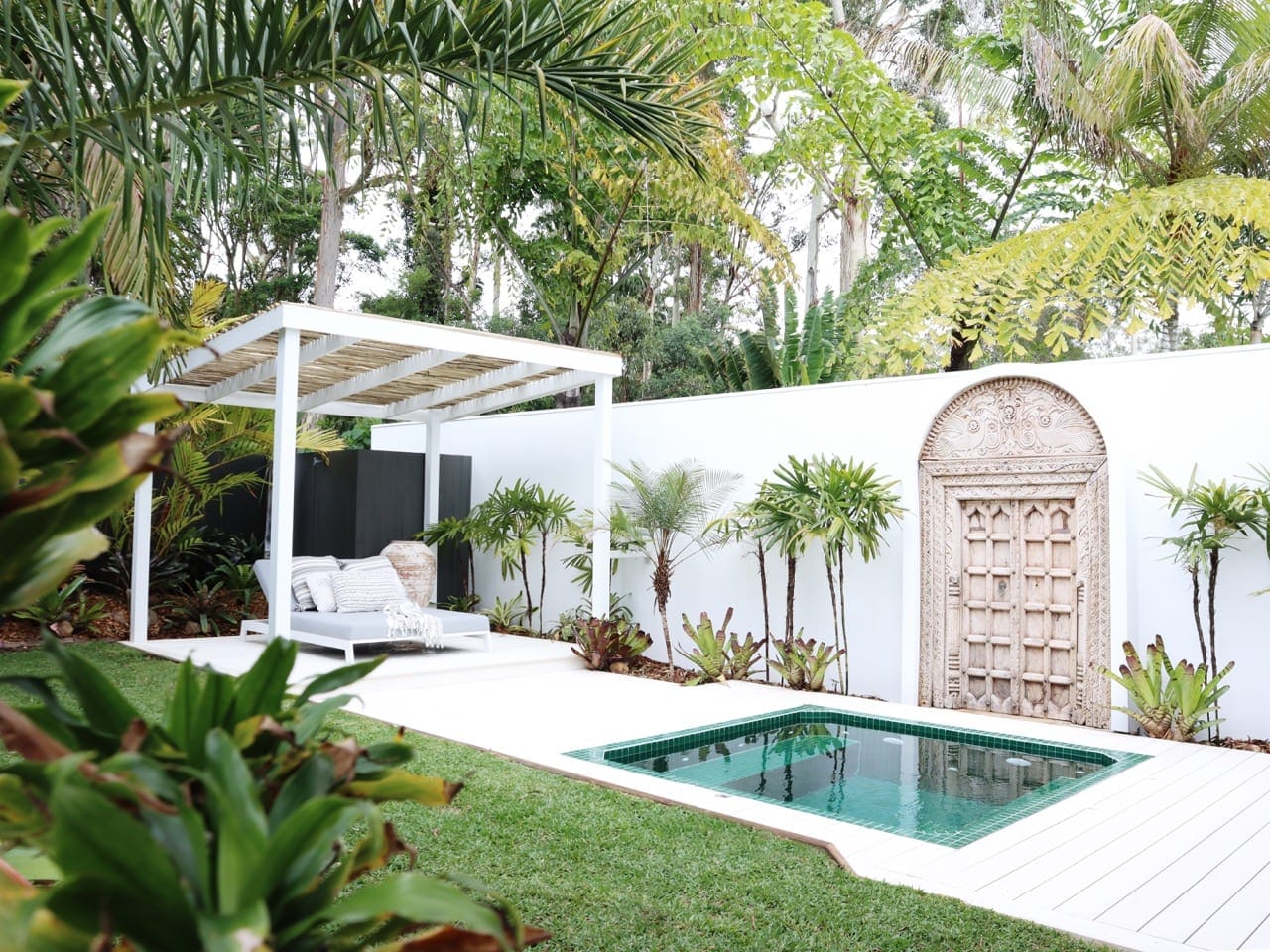 Ultimate Flexibility: Coastal Luxe Lifestyle + Income + 2 Dwellings