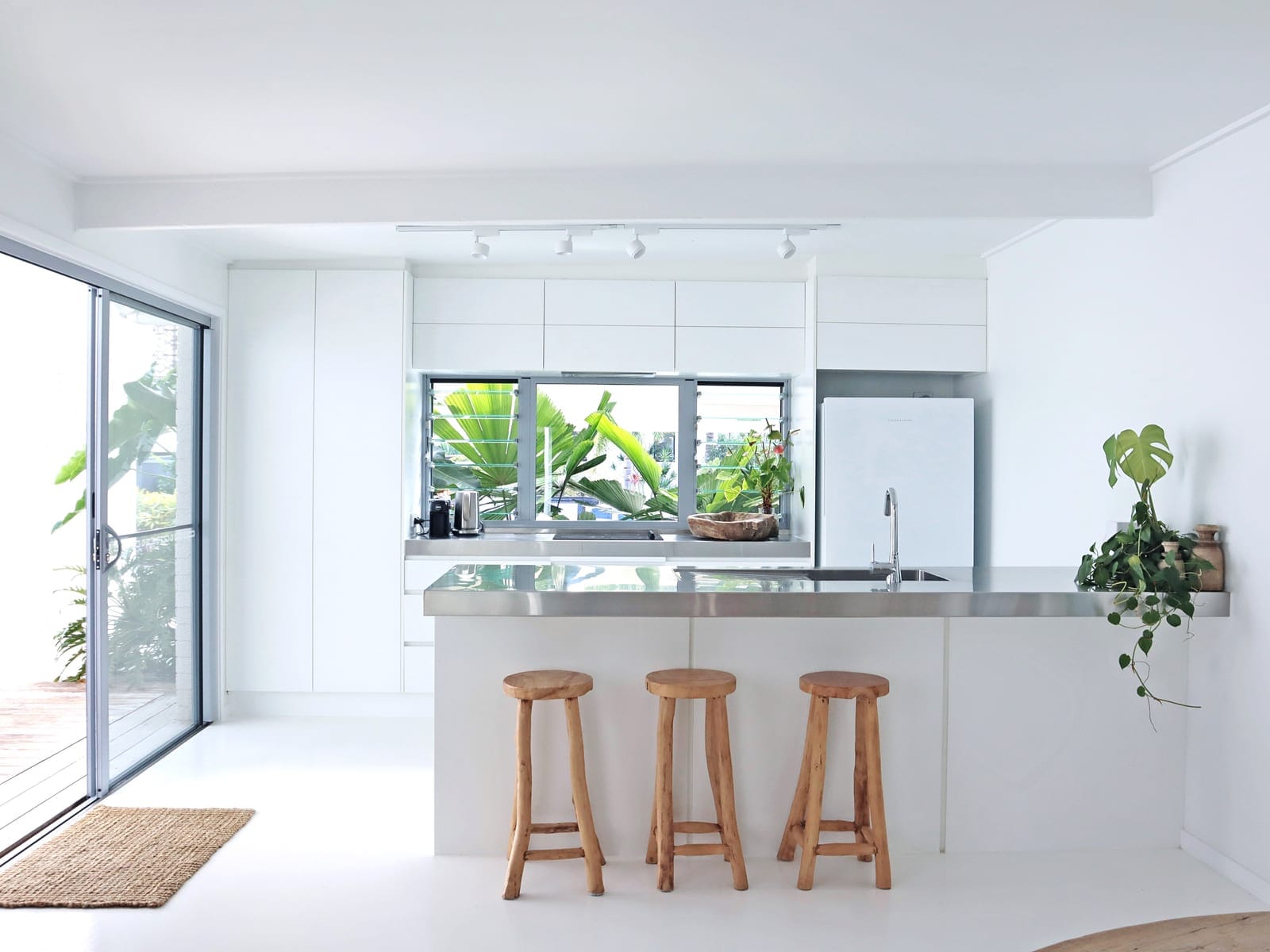 Ultimate Flexibility: Coastal Luxe Lifestyle + Income + 2 Dwellings