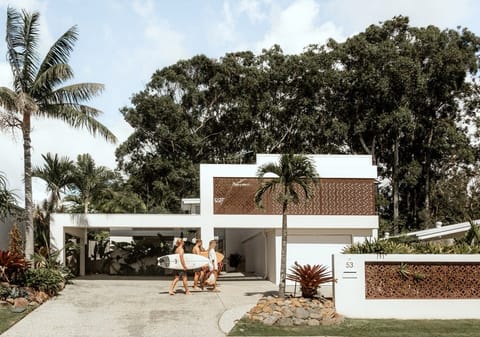 Ultimate Flexibility: Coastal Luxe Lifestyle + Income + 2 Dwellings