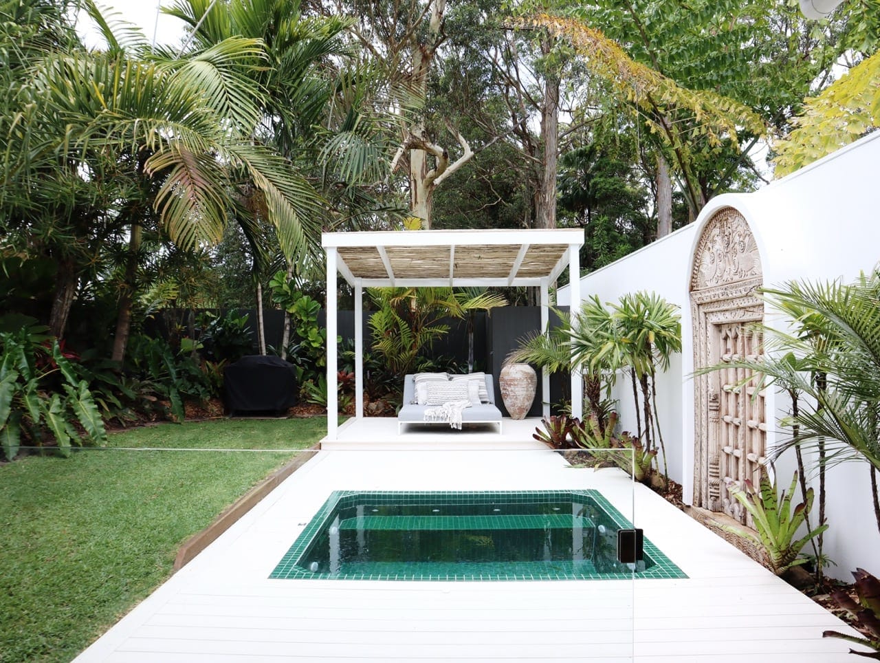 Ultimate Flexibility: Coastal Luxe Lifestyle + Income + 2 Dwellings