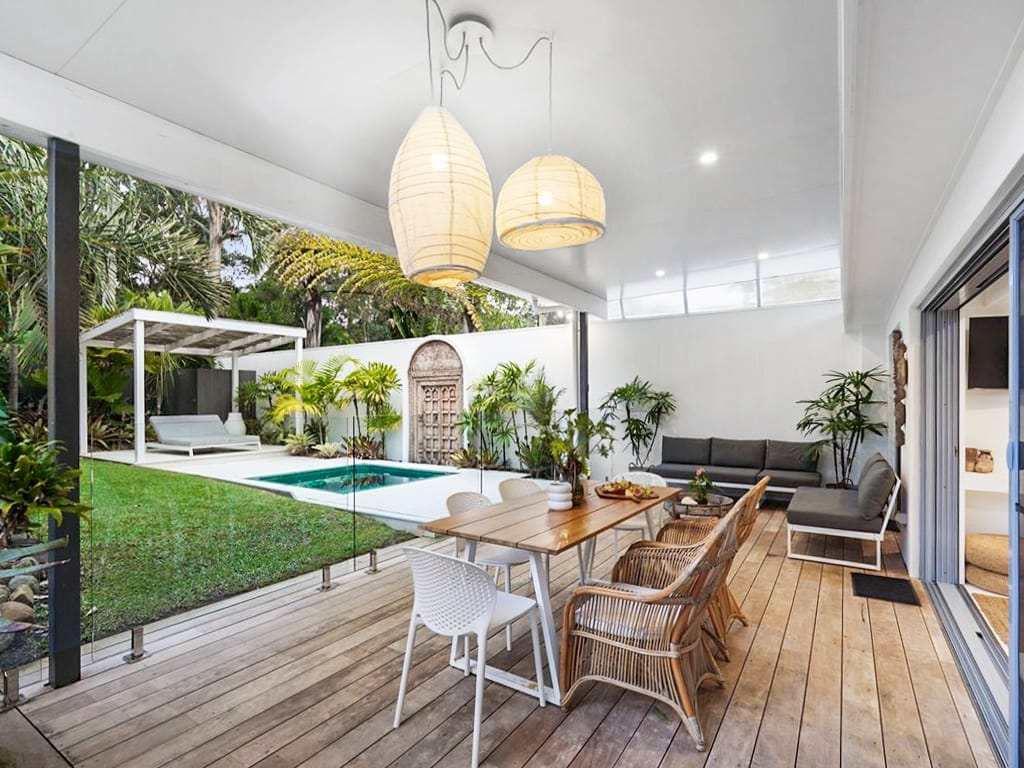Ultimate Flexibility: Coastal Luxe Lifestyle + Income + 2 Dwellings