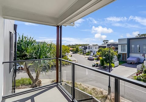 Sunshine Cove: Light-Filled Living, Prime Corner Block