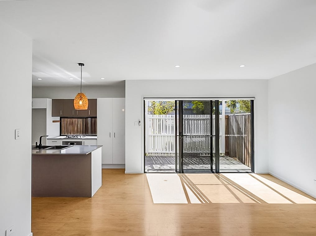 Sunshine Cove: Light-Filled Living, Prime Corner Block