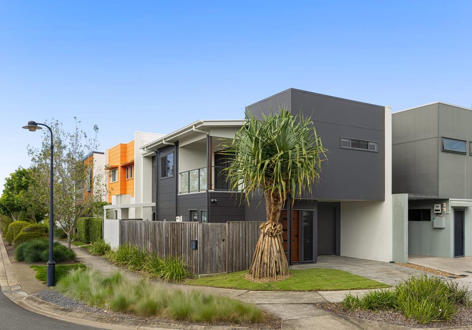Sunshine Cove: Light-Filled Living, Prime Corner Block