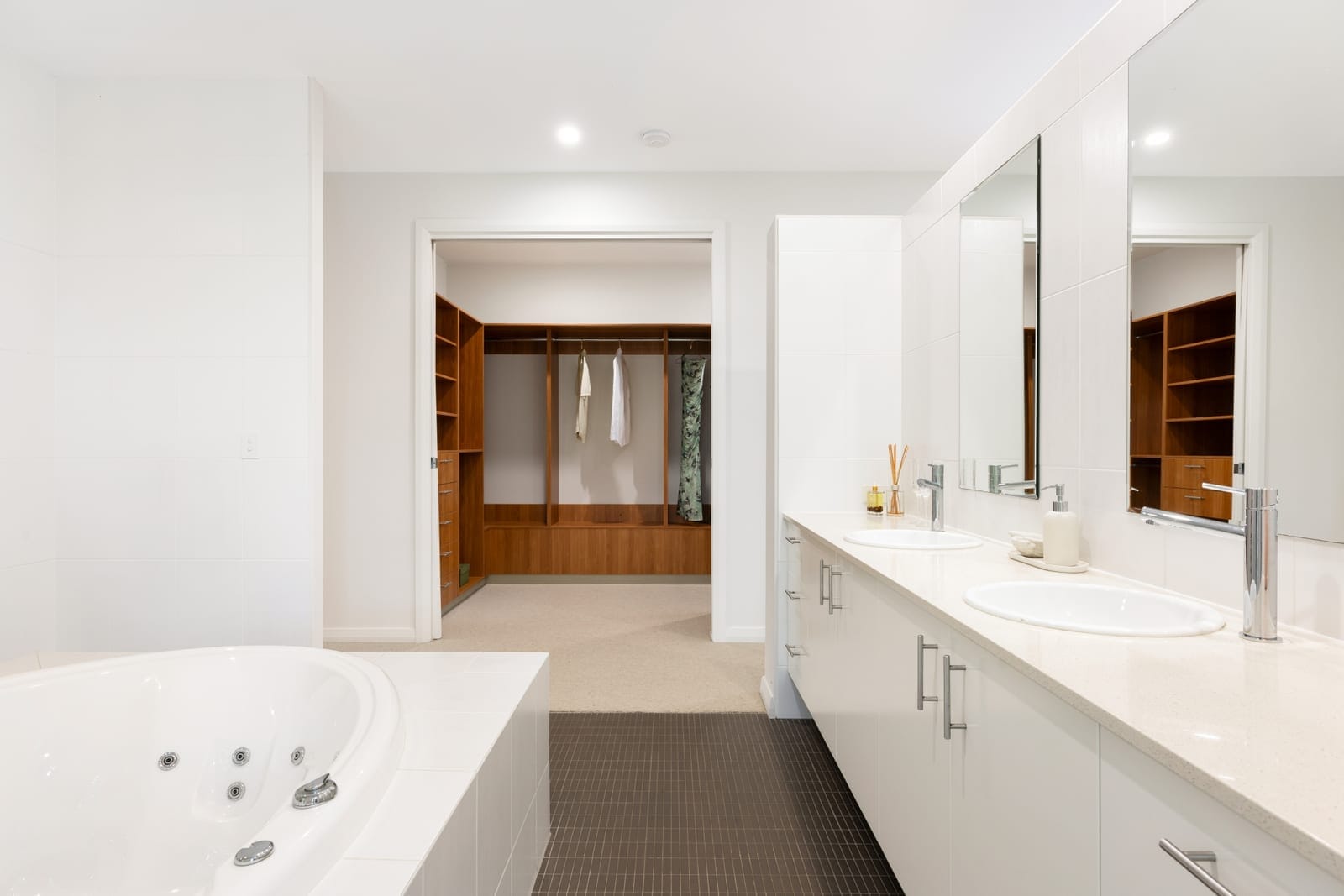 SOLD BY OLLIE LEHMANN