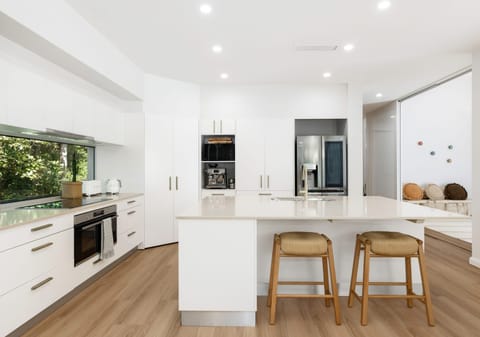 SOLD BY OLLIE LEHMANN