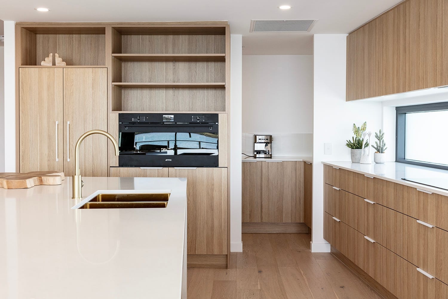 Brand New Luxury Build: Top Floor, Stunning Views