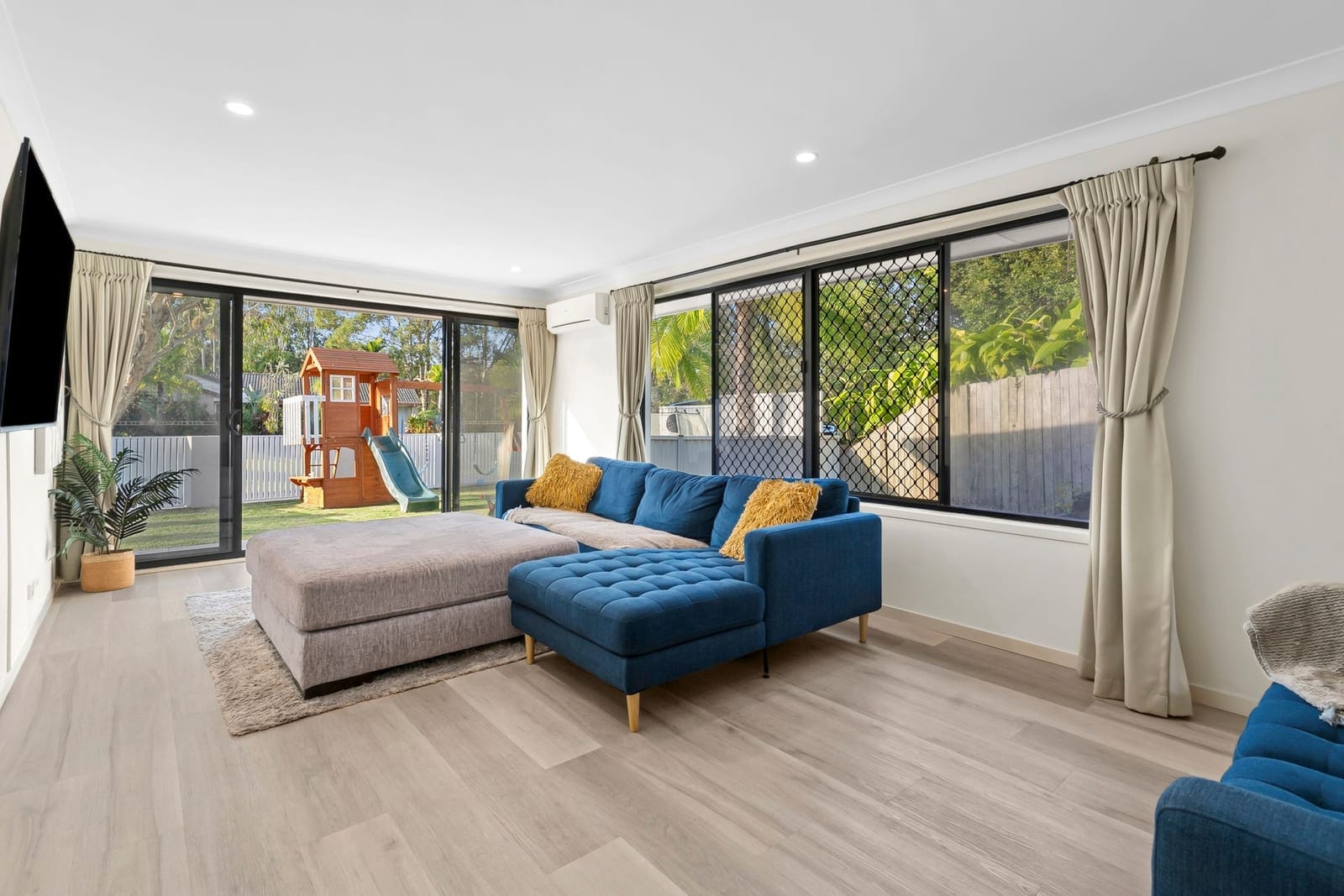 Sold by Ollie Lehmann