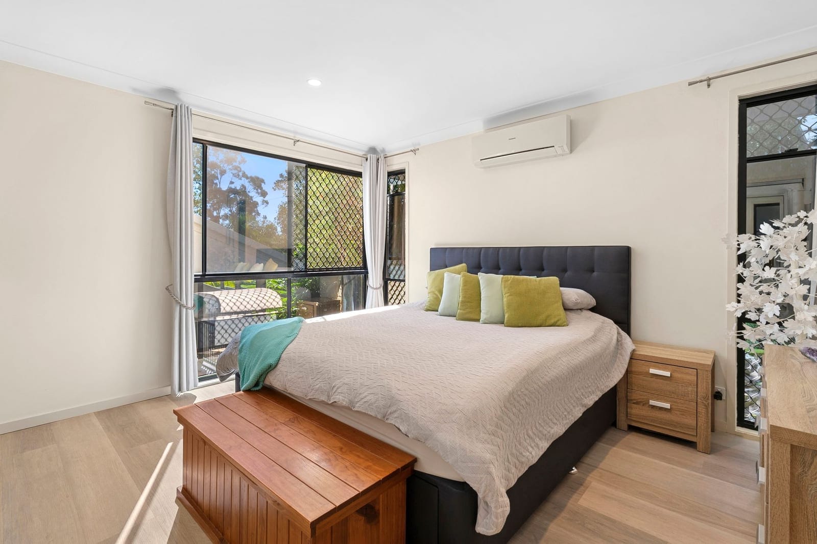 Sold by Ollie Lehmann