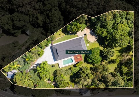 Luxury Acreage With Pool & Dual Living