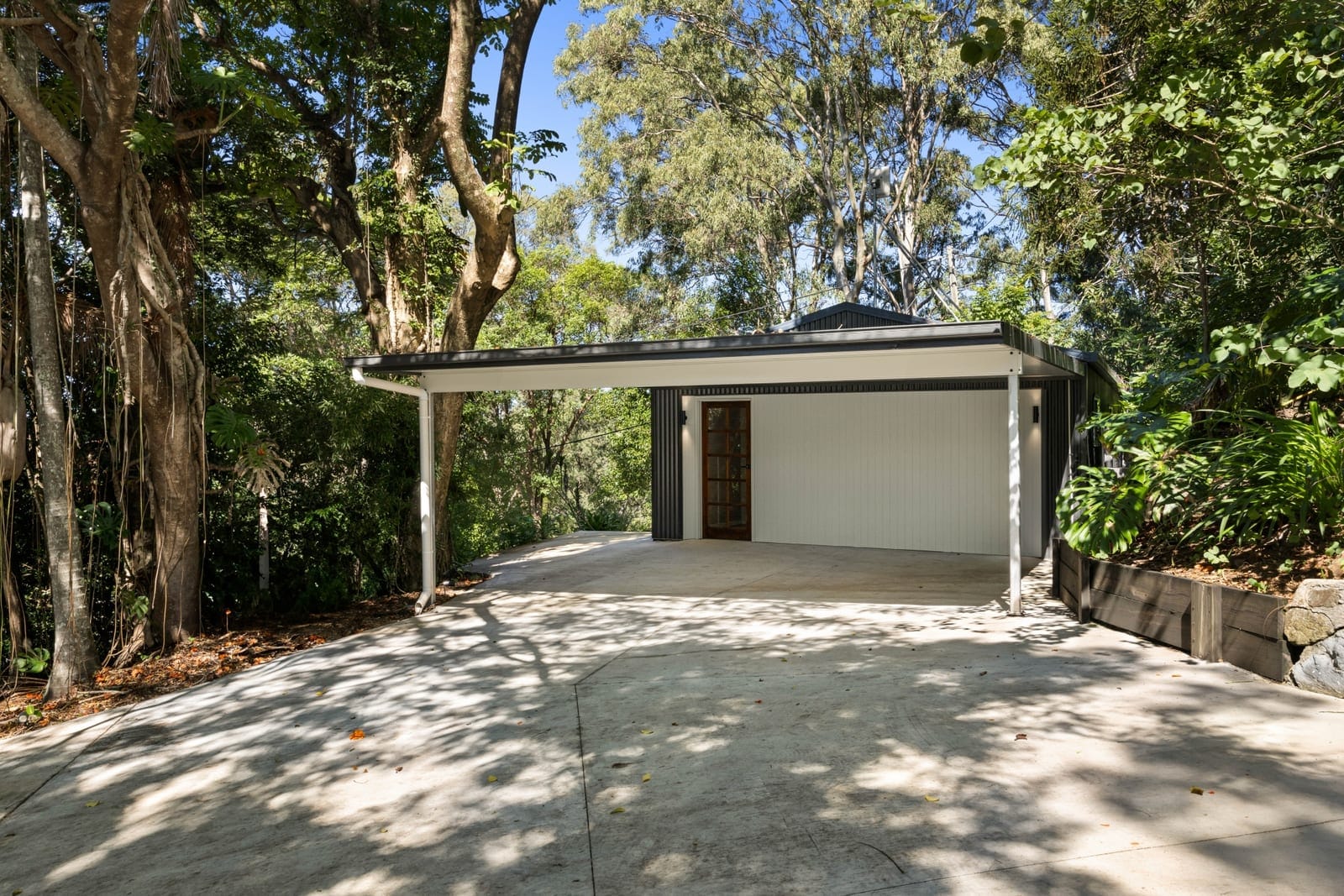 Luxury Acreage With Pool & Dual Living