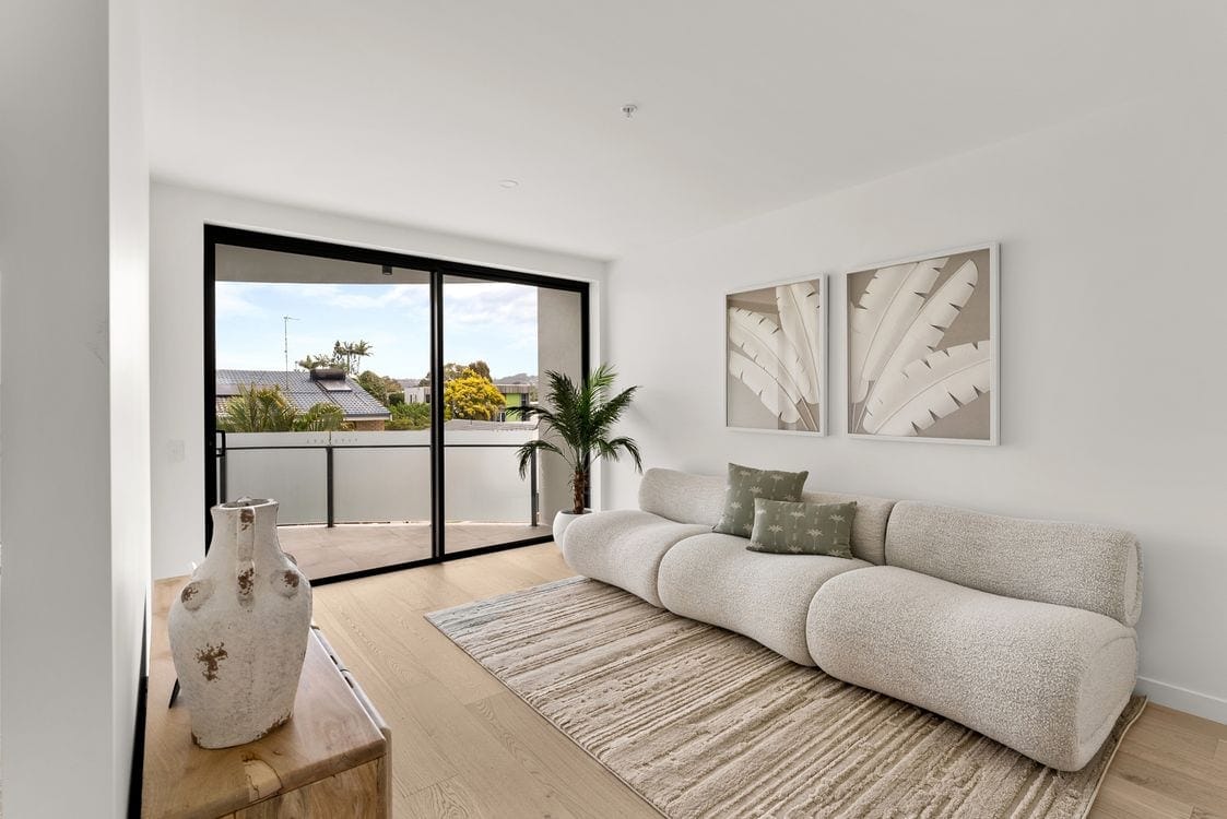 Brand New Luxury Build: Stunning Views