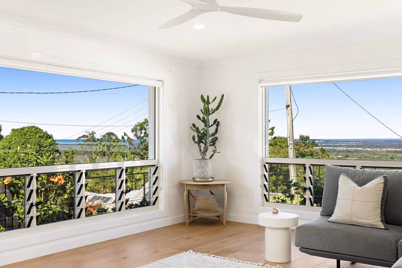 Level ¼ Acre On Top: Elegant Modern Living with Views