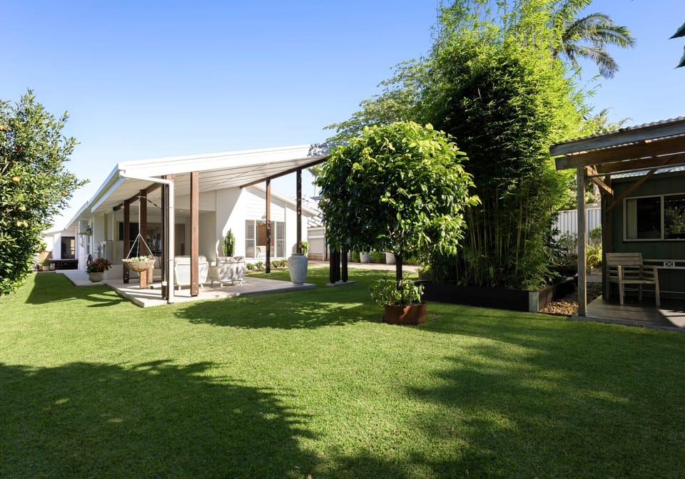 Level ¼ Acre On Top: Elegant Modern Living with Views