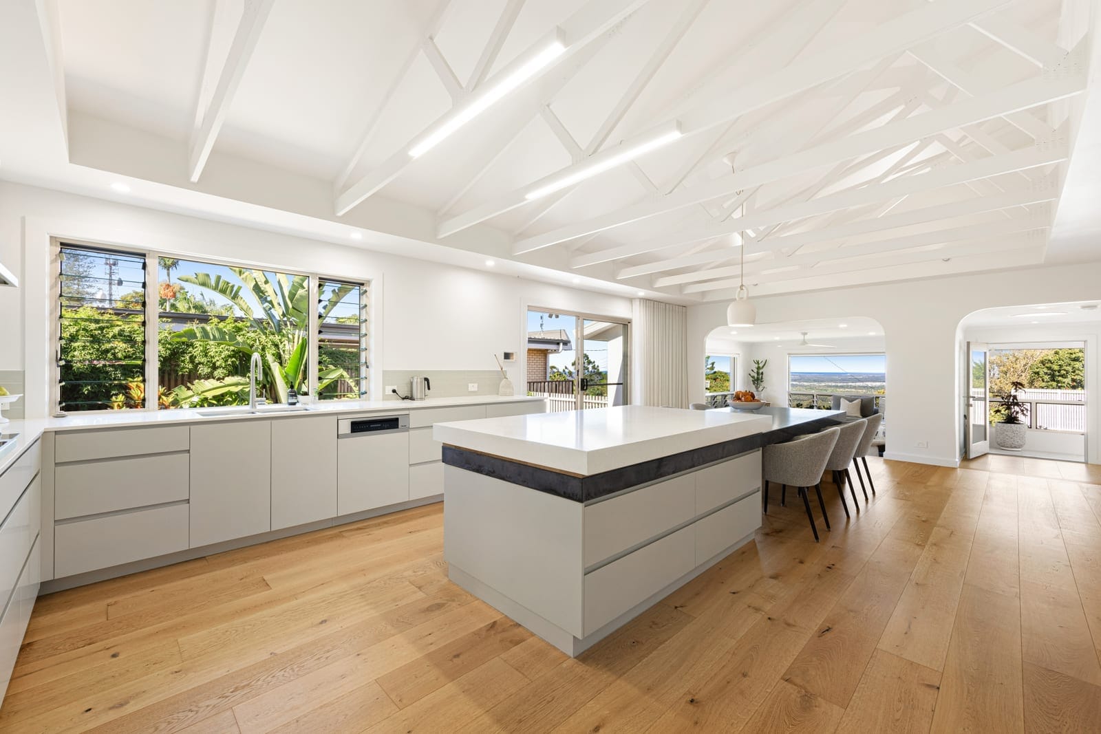 Level ¼ Acre On Top: Elegant Modern Living with Views