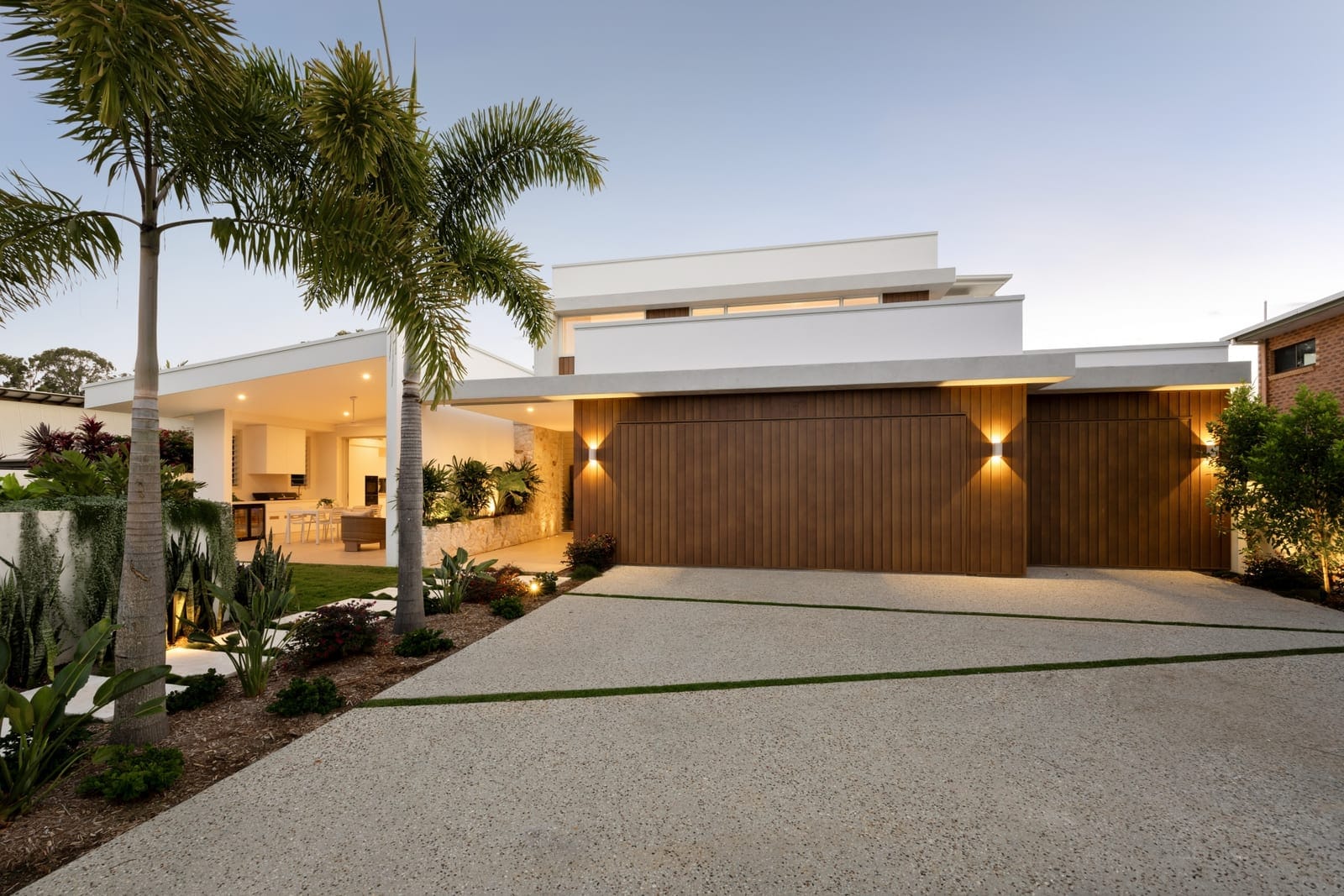Brand New Bespoke Build: Elegant North Facing Entertainer