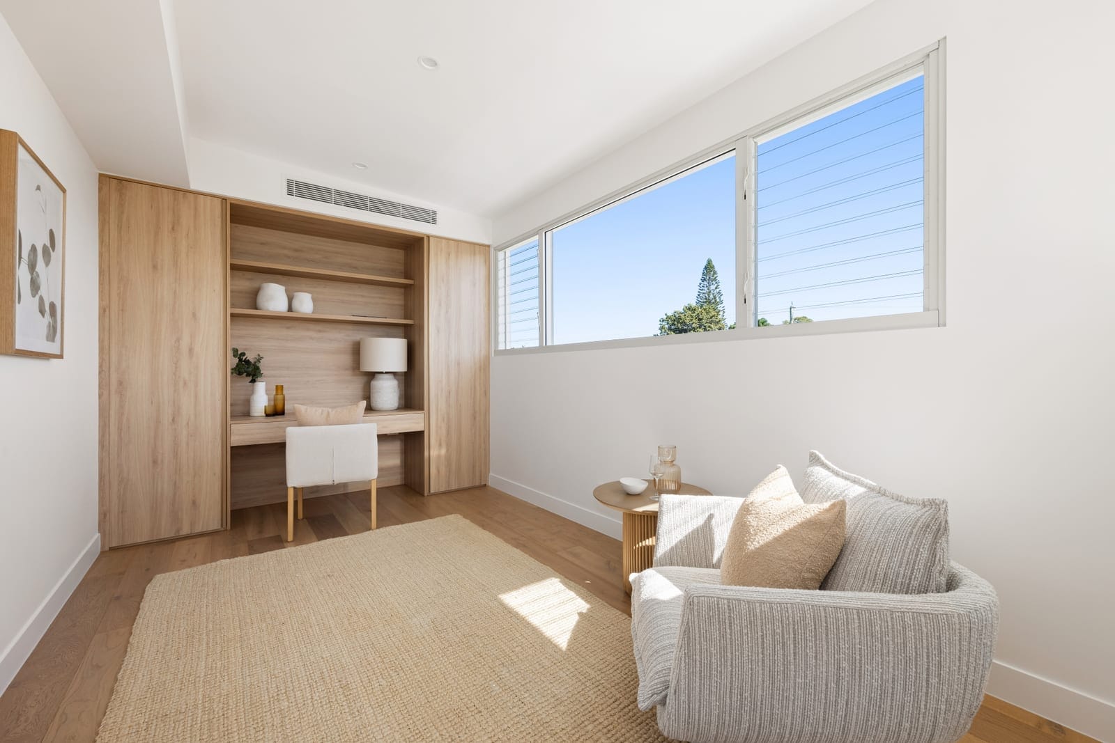 Brand New Bespoke Build: Elegant North Facing Entertainer