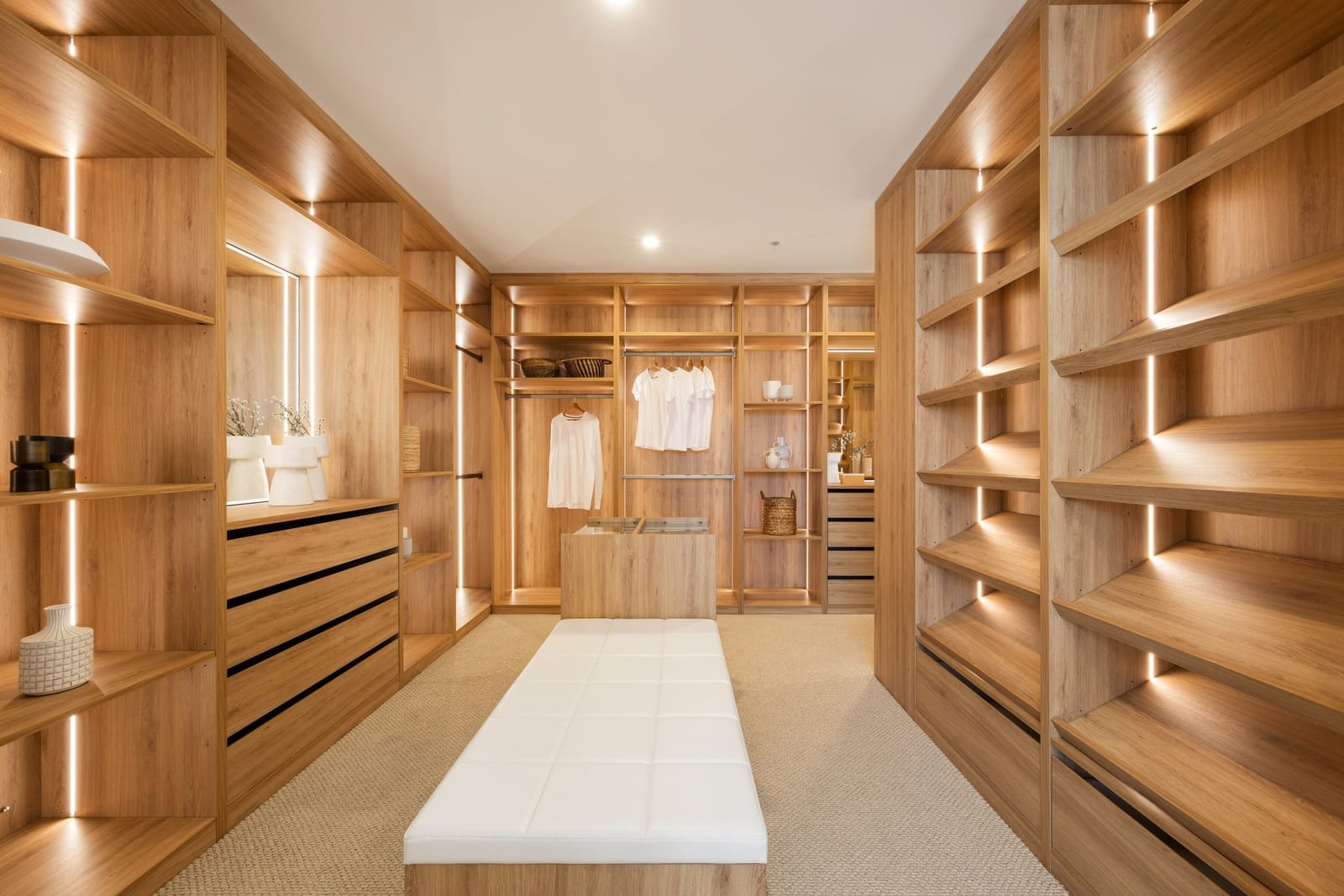 Brand New Bespoke Build: Elegant North Facing Entertainer