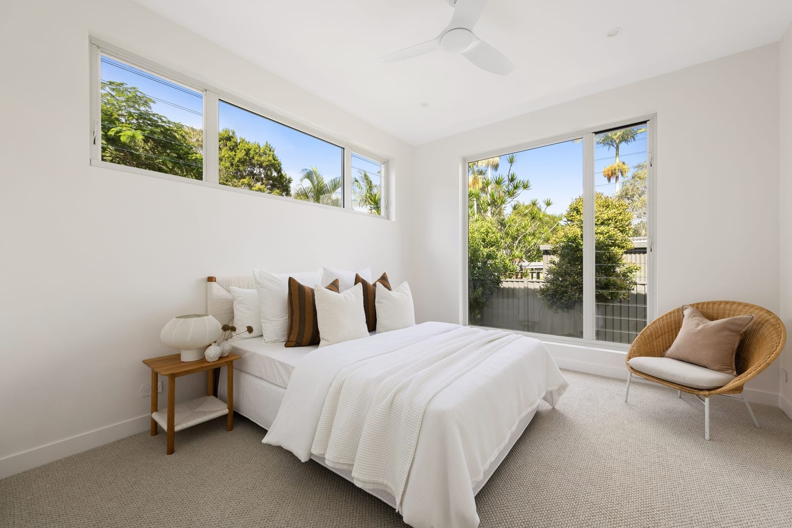 Brand New Bespoke Build: Elegant North Facing Entertainer