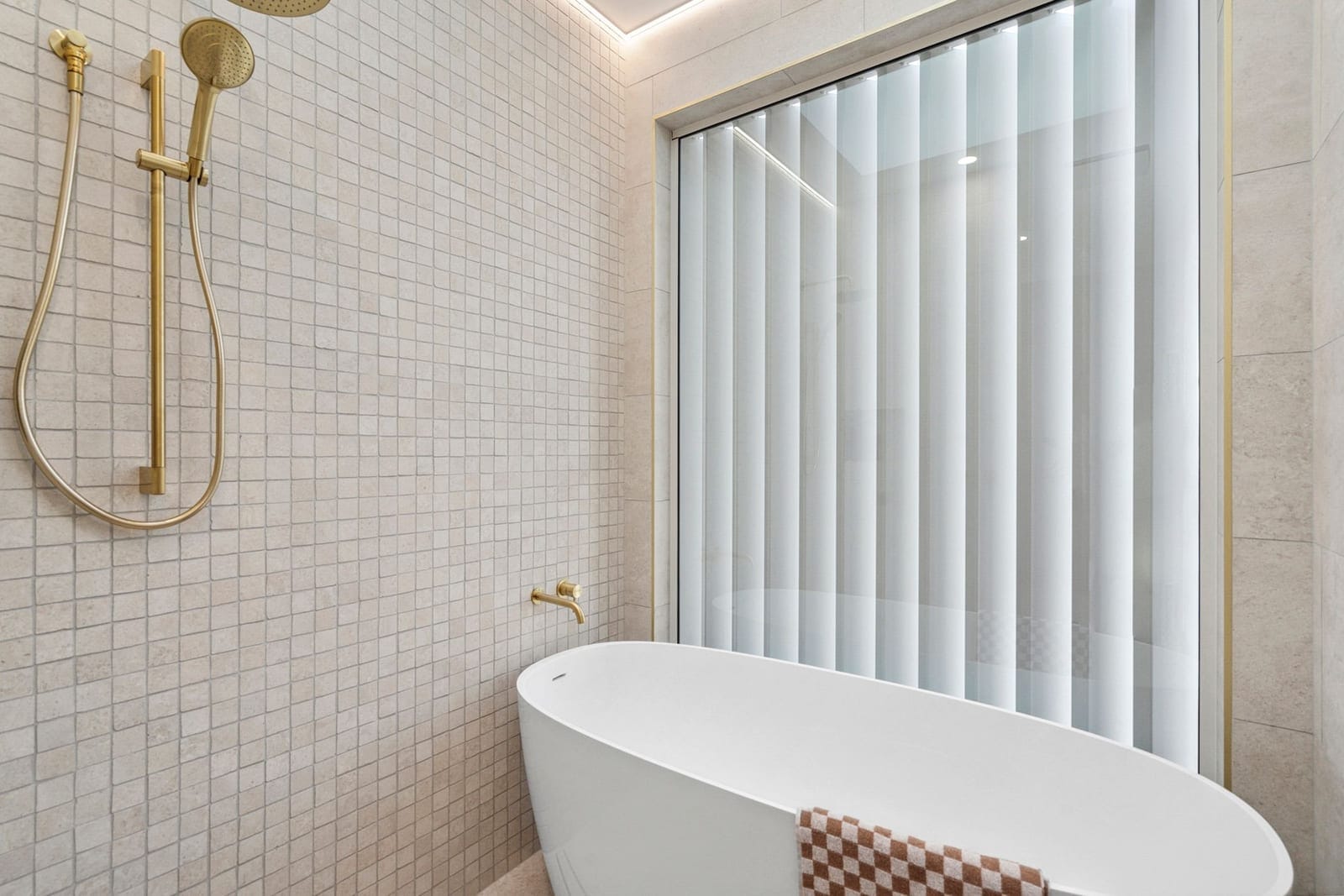 Brand New, High-End Designer Living!