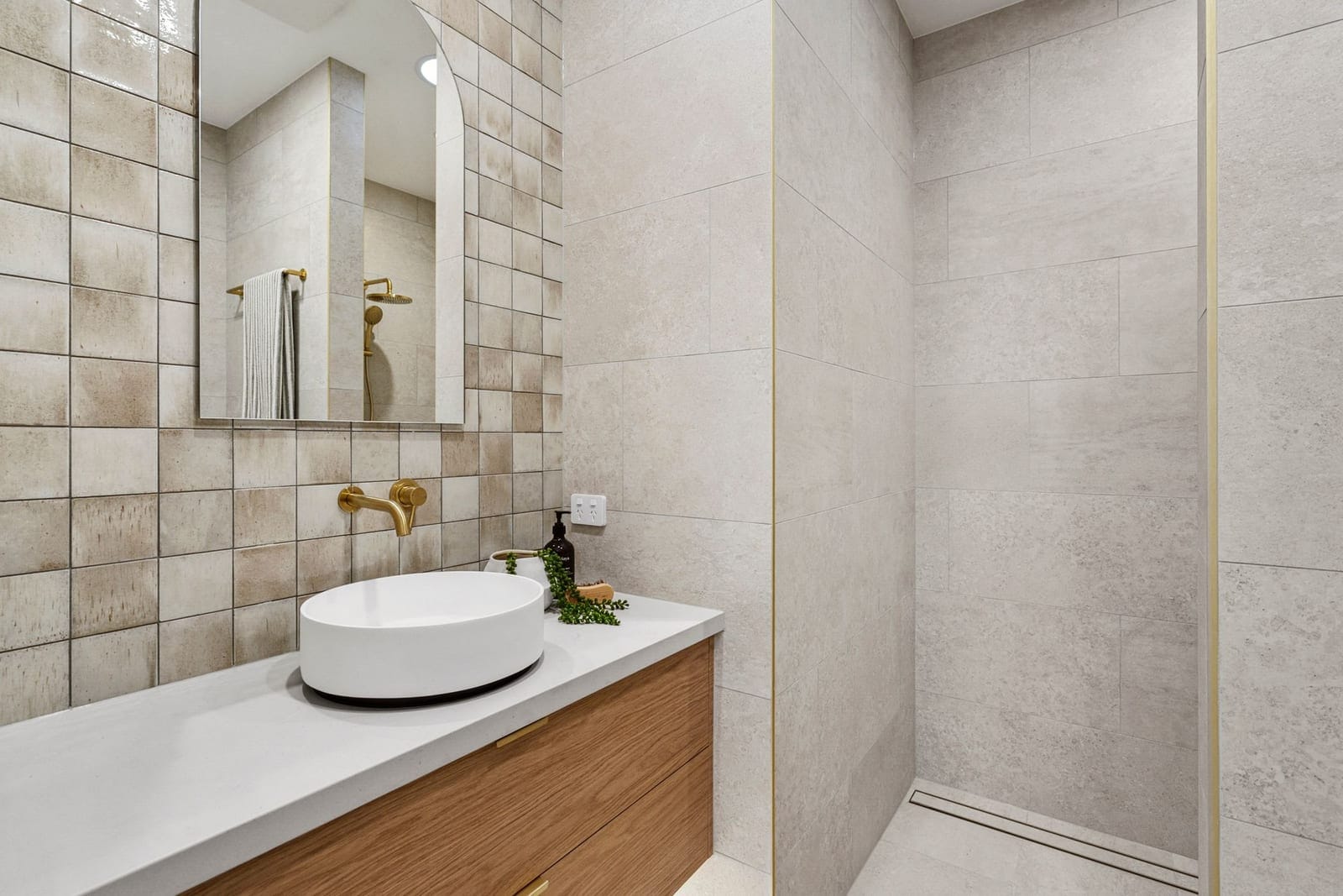 Brand New, High-End Designer Living!