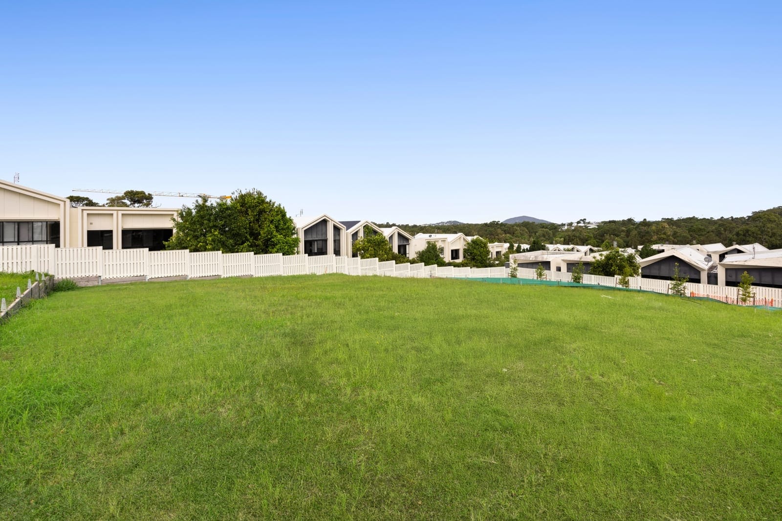 Build-Ready Vacant Land: Prime Lifestyle Location