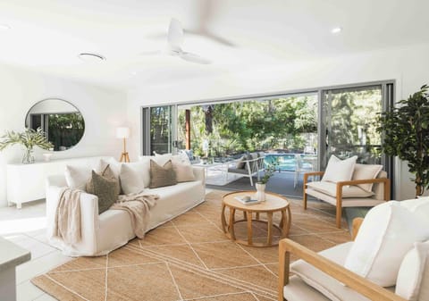 Live the Golden Dream – Lifestyle, Luxury & Location