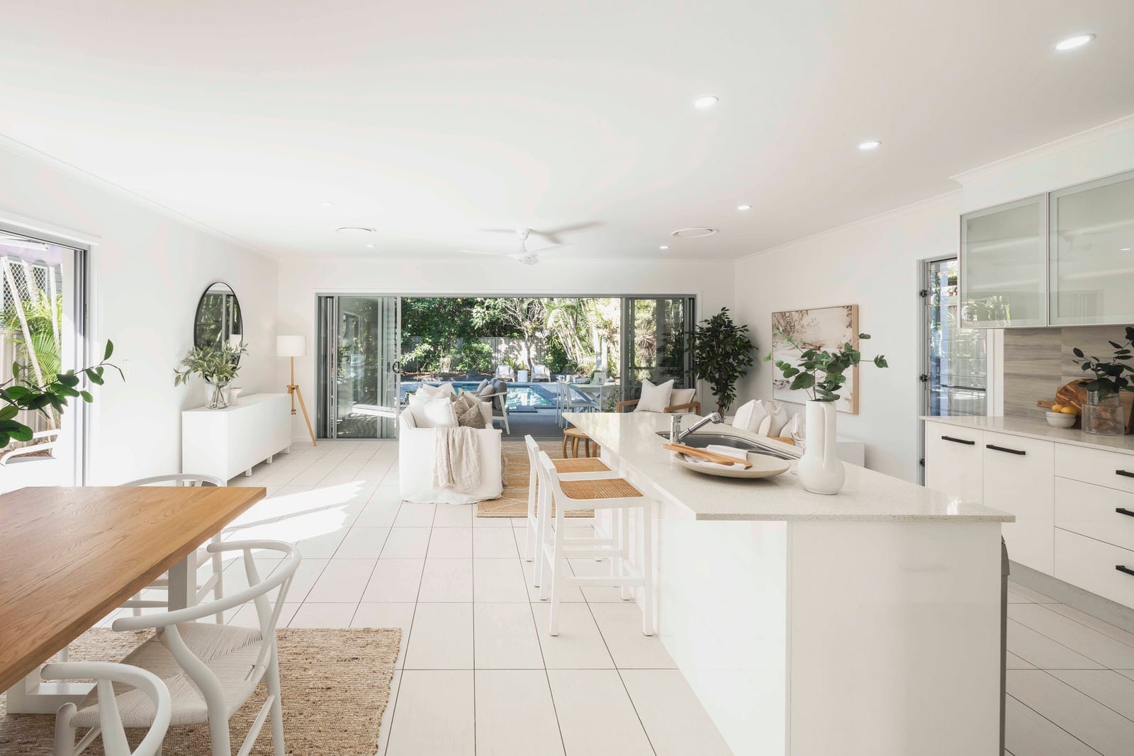 Live the Golden Dream – Lifestyle, Luxury & Location