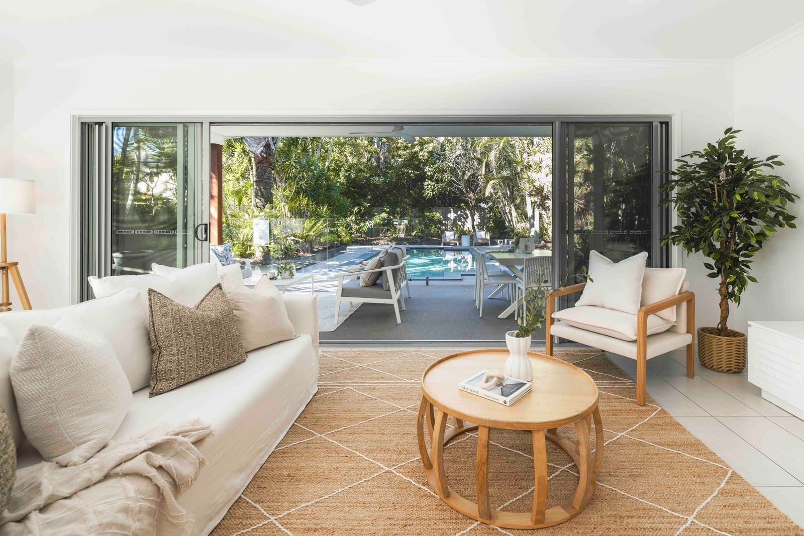 Live the Golden Dream – Lifestyle, Luxury & Location