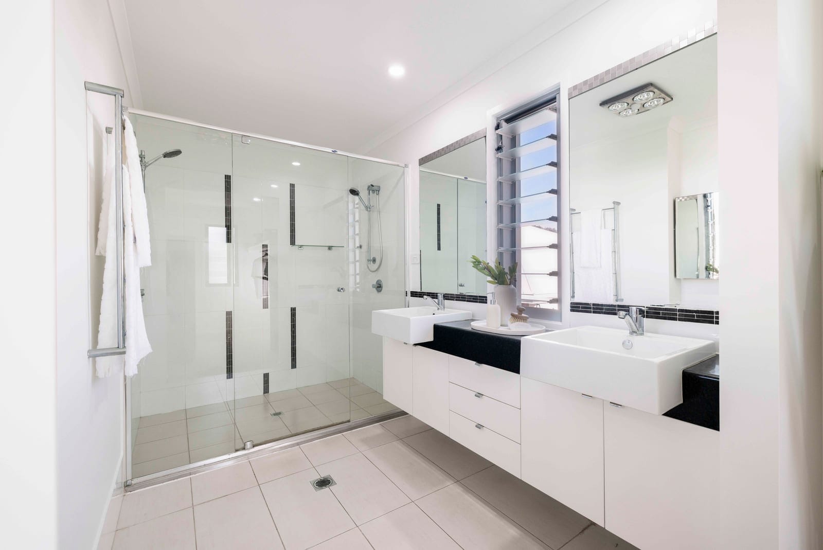 Live the Golden Dream – Lifestyle, Luxury & Location