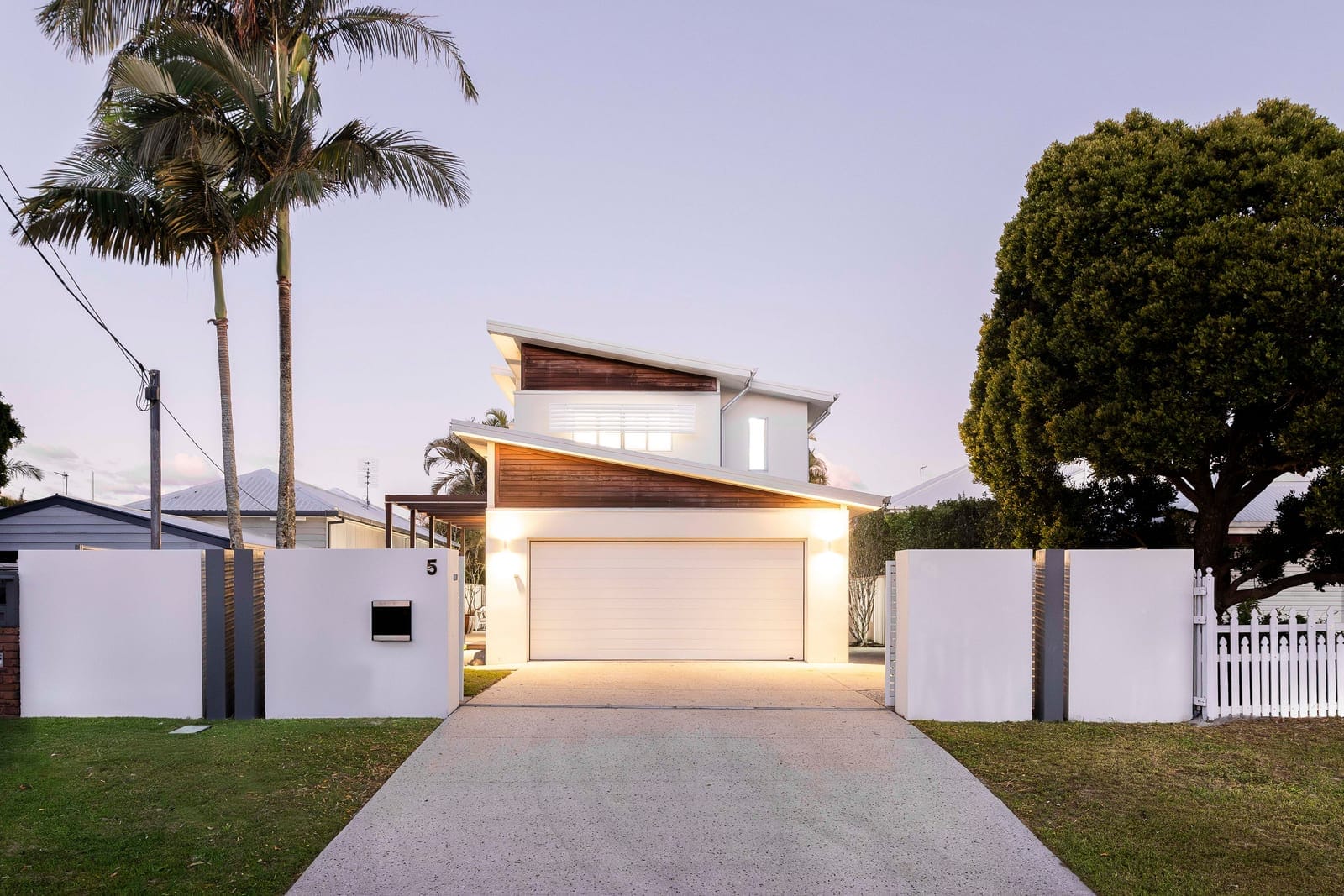 Live the Golden Dream – Lifestyle, Luxury & Location