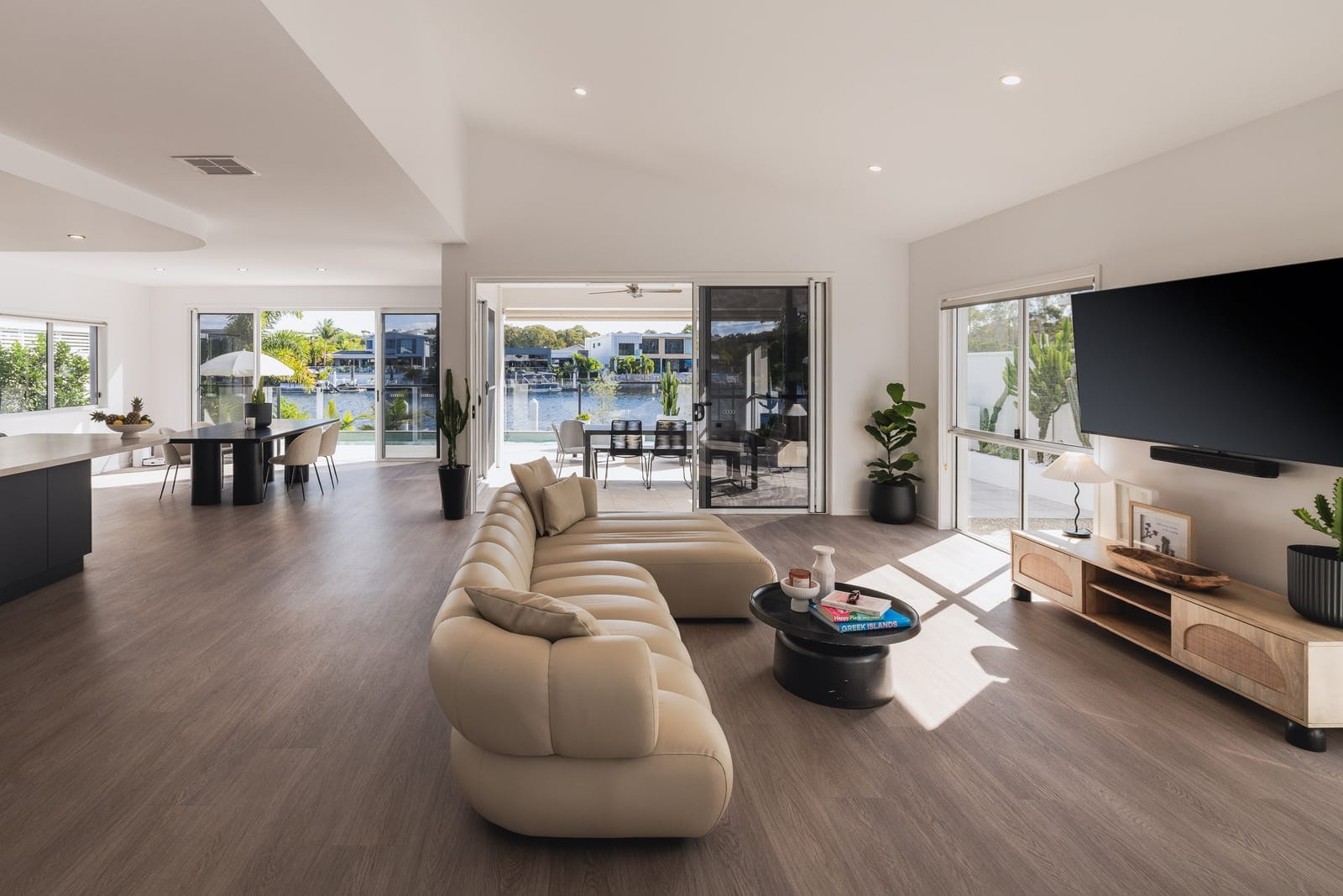 Designer Family Waterfront: Deepwater Access