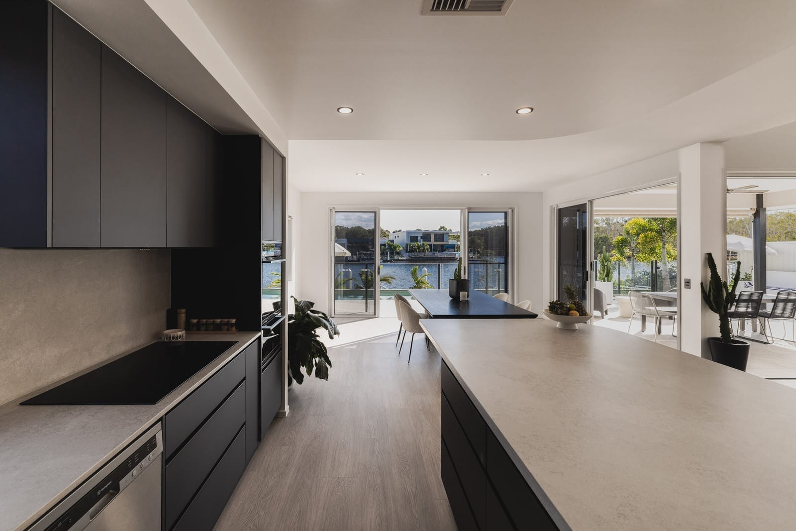 Designer Family Waterfront: Deepwater Access