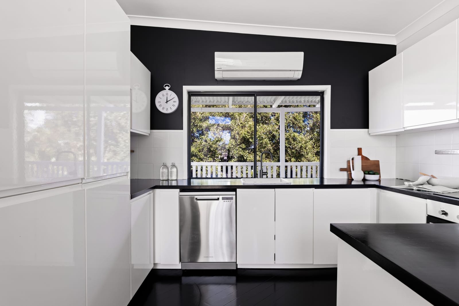 North Facing Entertainer: Views, Versatility, Location