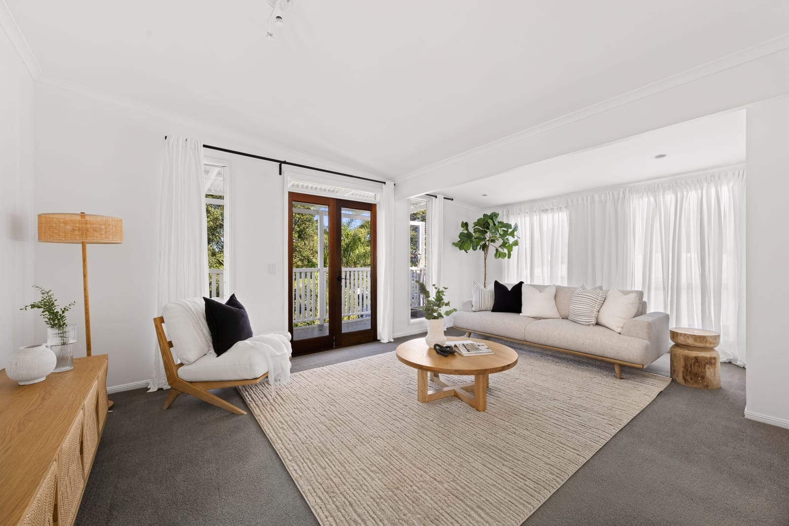 North Facing Entertainer: Views, Versatility, Location