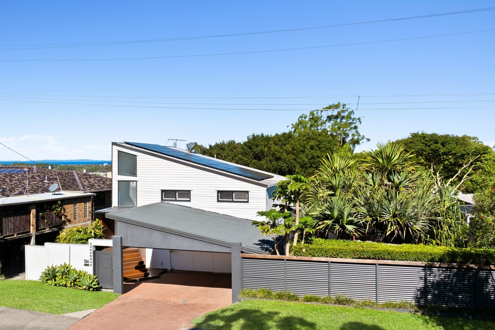 North Facing Entertainer: Views, Versatility, Location