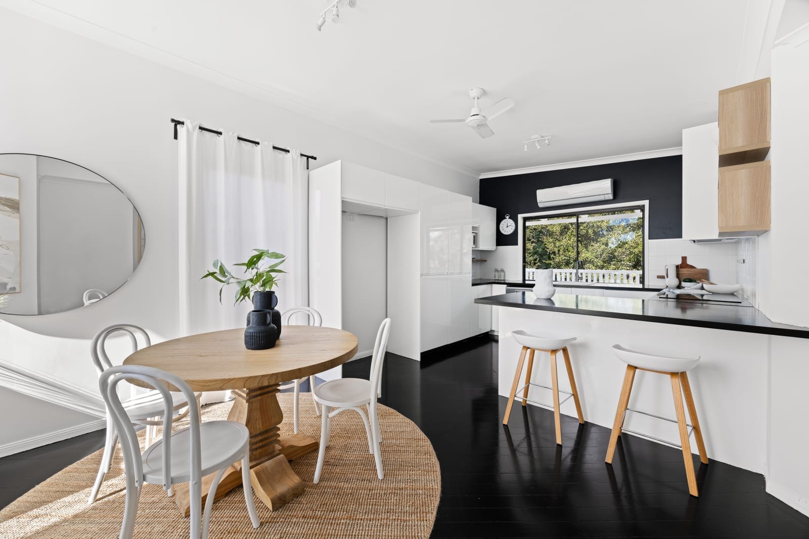 North Facing Entertainer: Views, Versatility, Location
