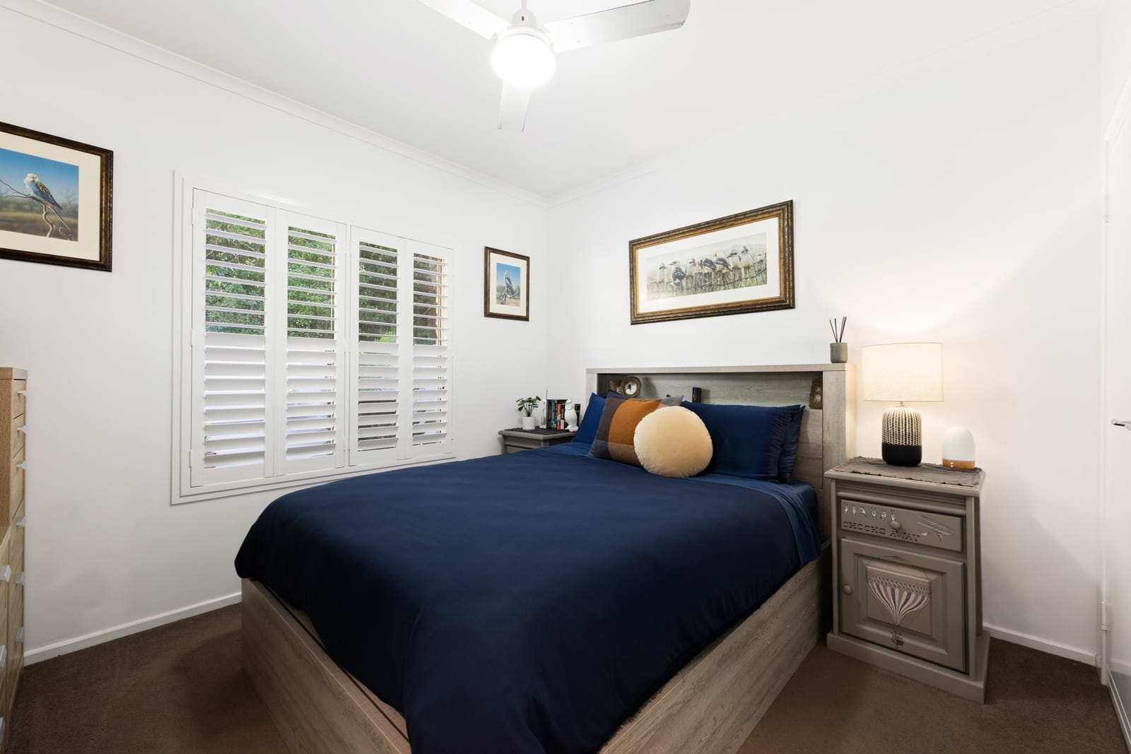 Acreage Stunner: Dual Living, Privacy, Outlook
