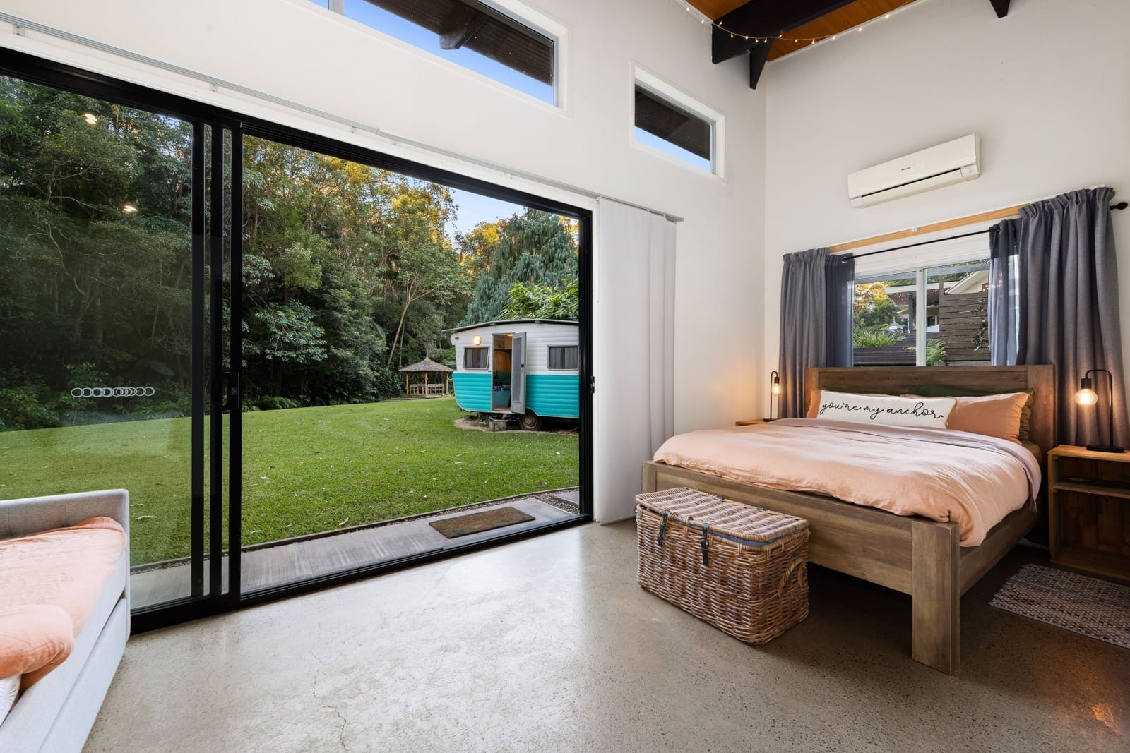 Acreage Stunner: Dual Living, Privacy, Outlook