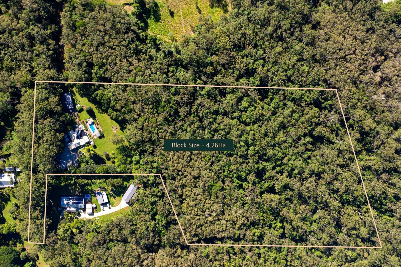 Acreage Stunner: Dual Living, Privacy, Outlook