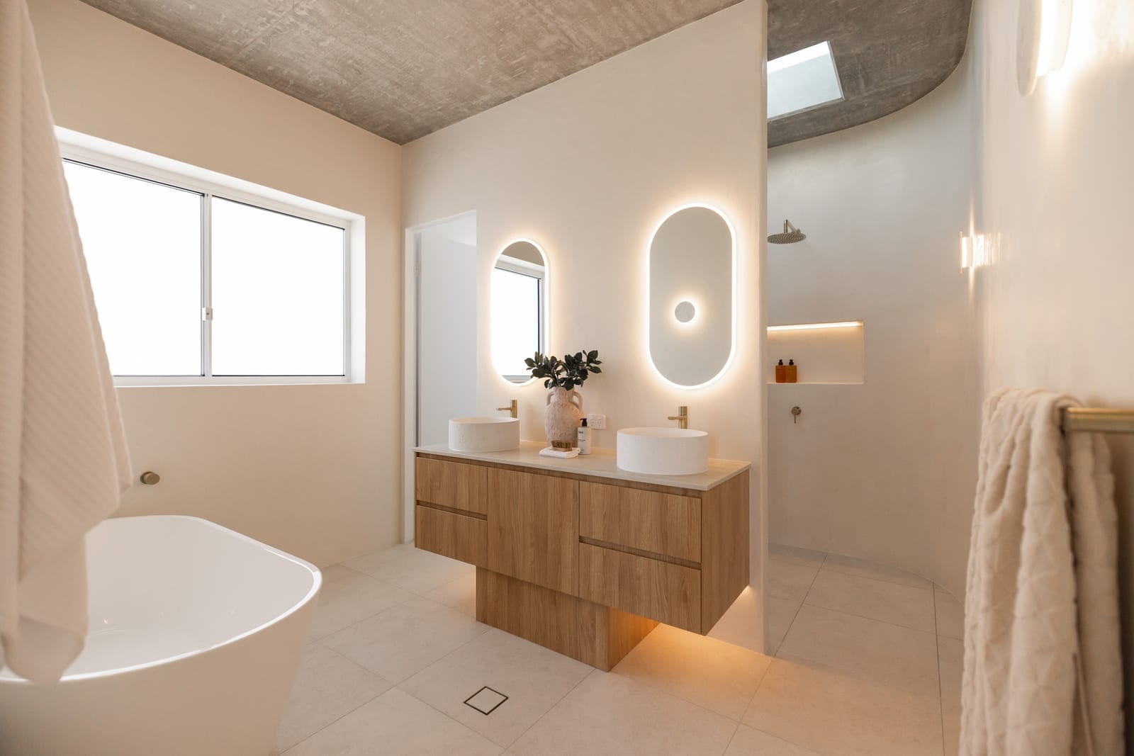 CORSICA - A Breathtaking Custom Build: High-End Stunner on TOP!