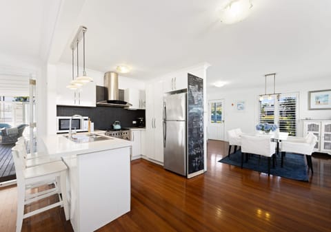Timeless Beachside Classic + Dual living potential!