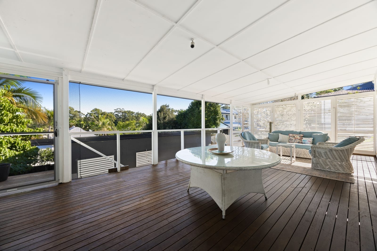 Timeless Beachside Classic + Dual living potential!