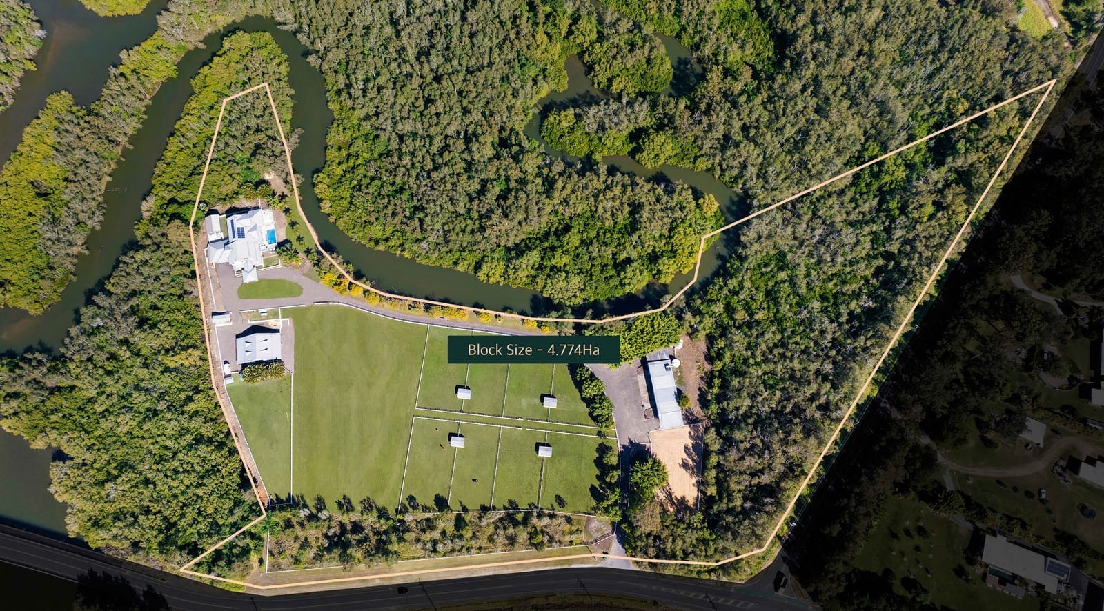 Lifestyle Acreage on the GRANDEST scale: 10 minutes to beach